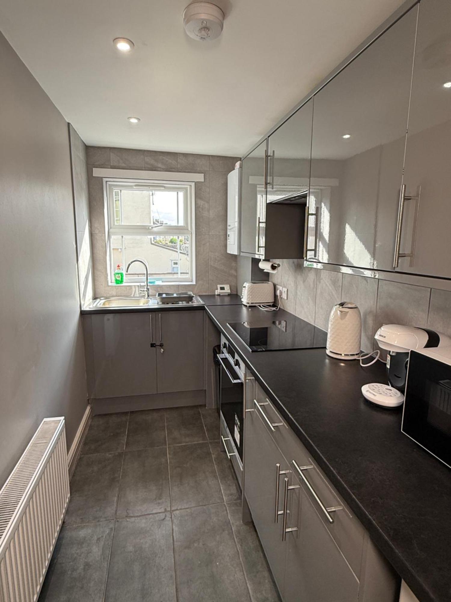 Ultra-modern Totterdown Haven Apartment